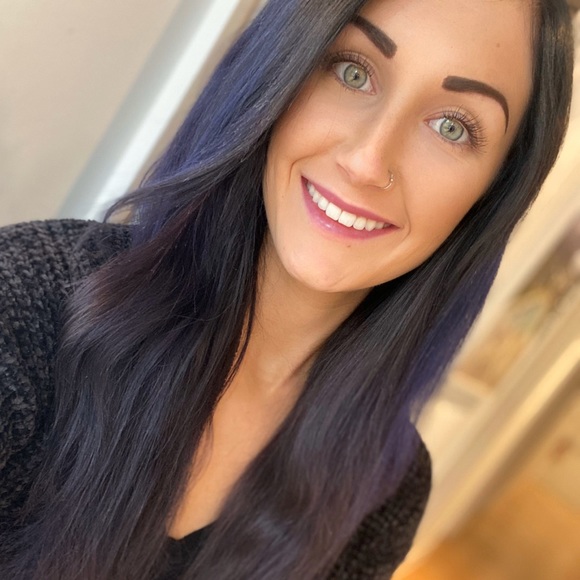 Meet your Posher, Kayla - Picture 1 of 1